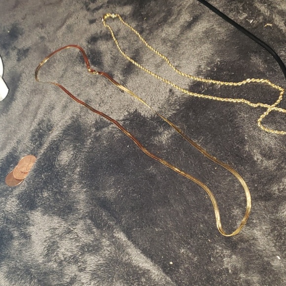 Gold chain - Picture 1 of 3